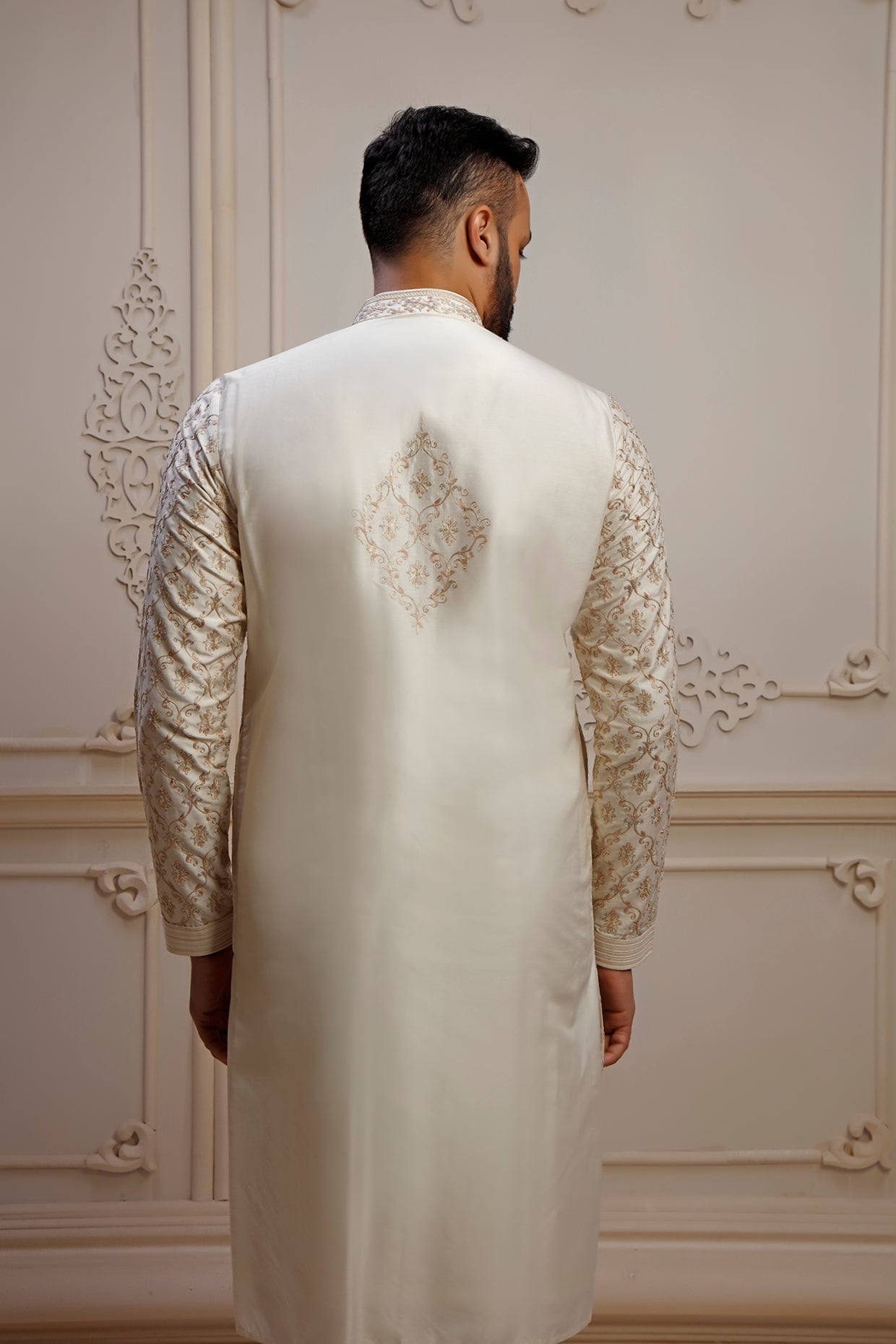 Pearl Dupion Silk Aari Embroidered Kurta Set