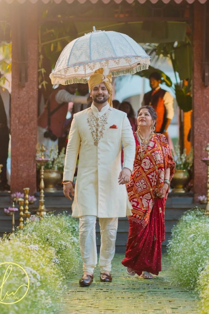 Ivory Paschmina Sherwani With Self Aari Work All Over