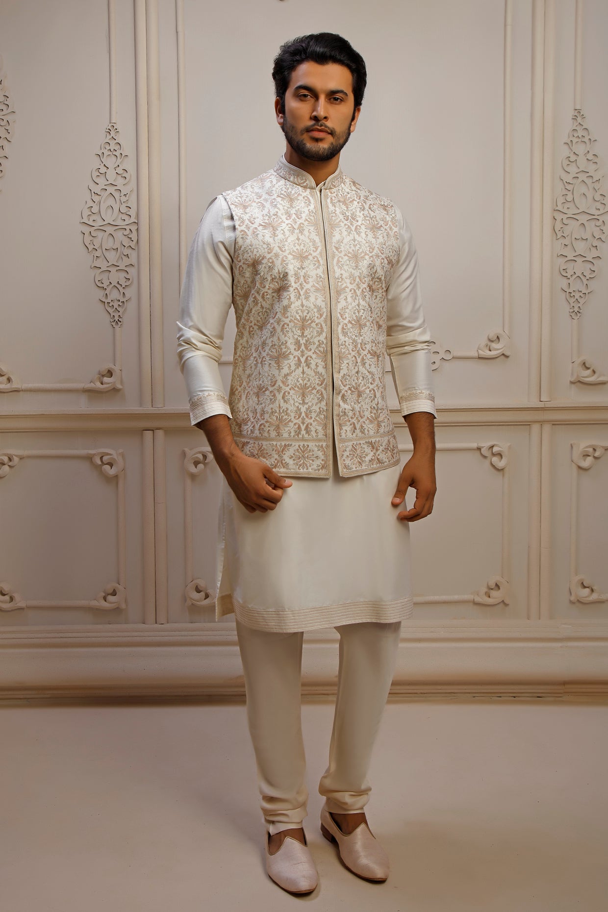 Pearl Spun Silk Aari Embroidered Bundi Jacket Set