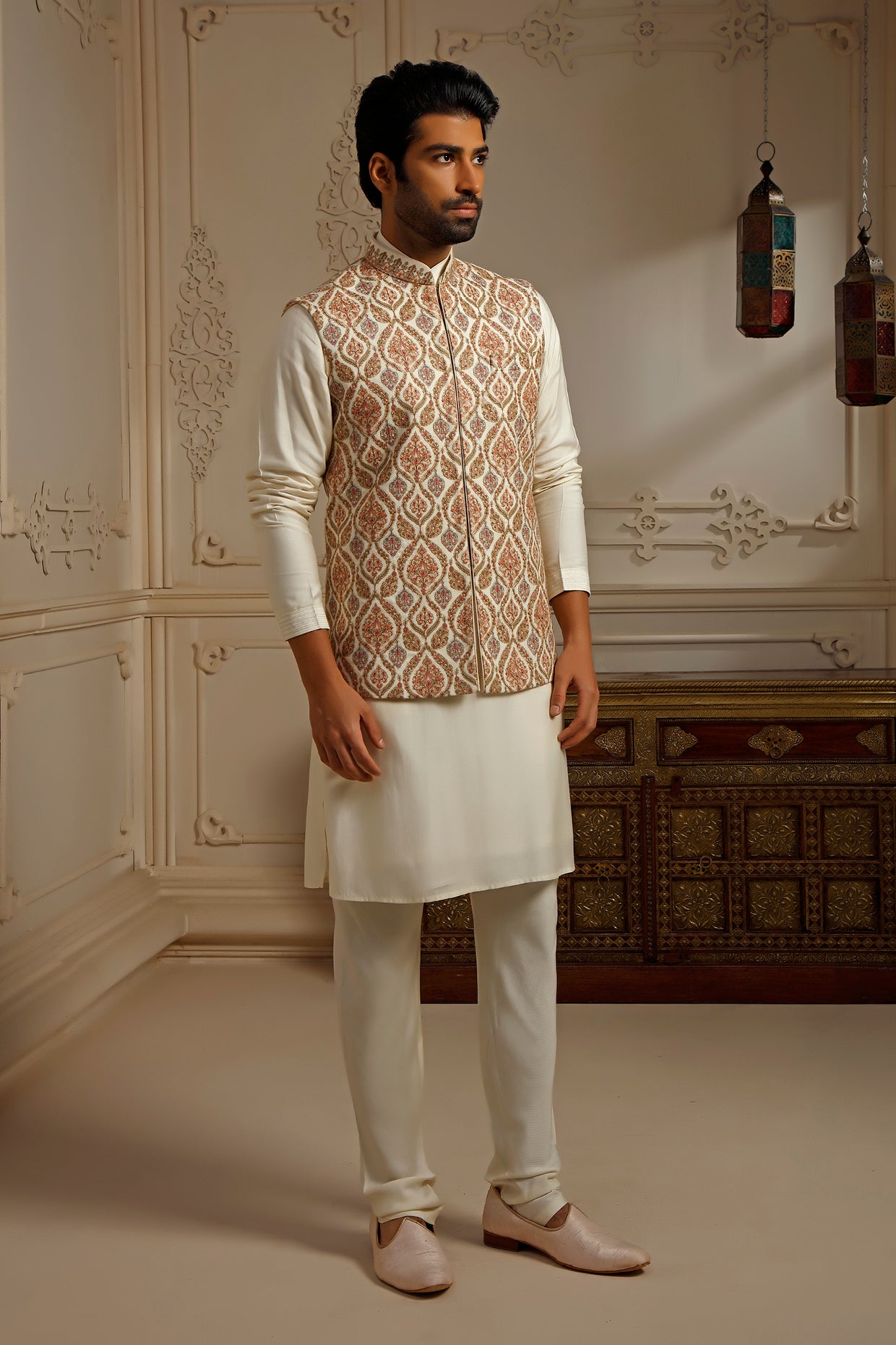 Cream Pashmina Blend Fabric Kashmiri Embroidered Bundi Jacket Set