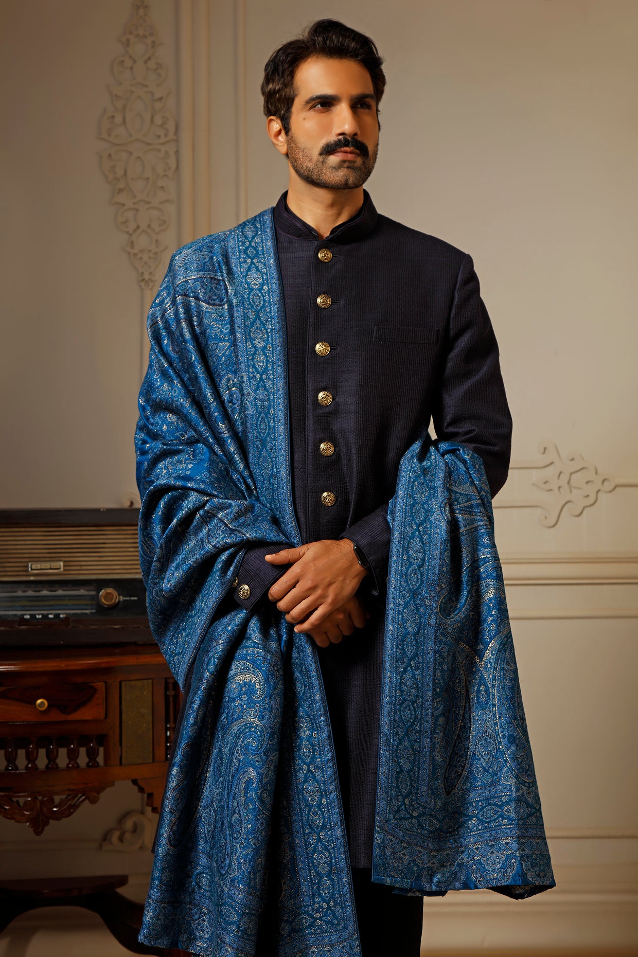 Pashmina Blend Shawl With Intricate Jamevar Design