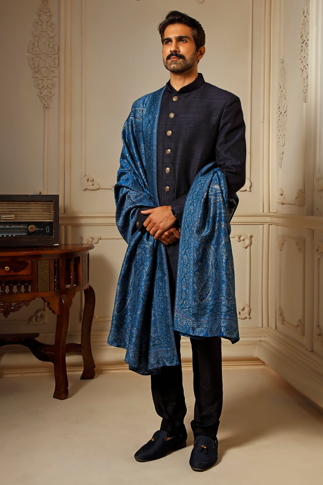 Pashmina Blend Shawl With Intricate Jamevar Design