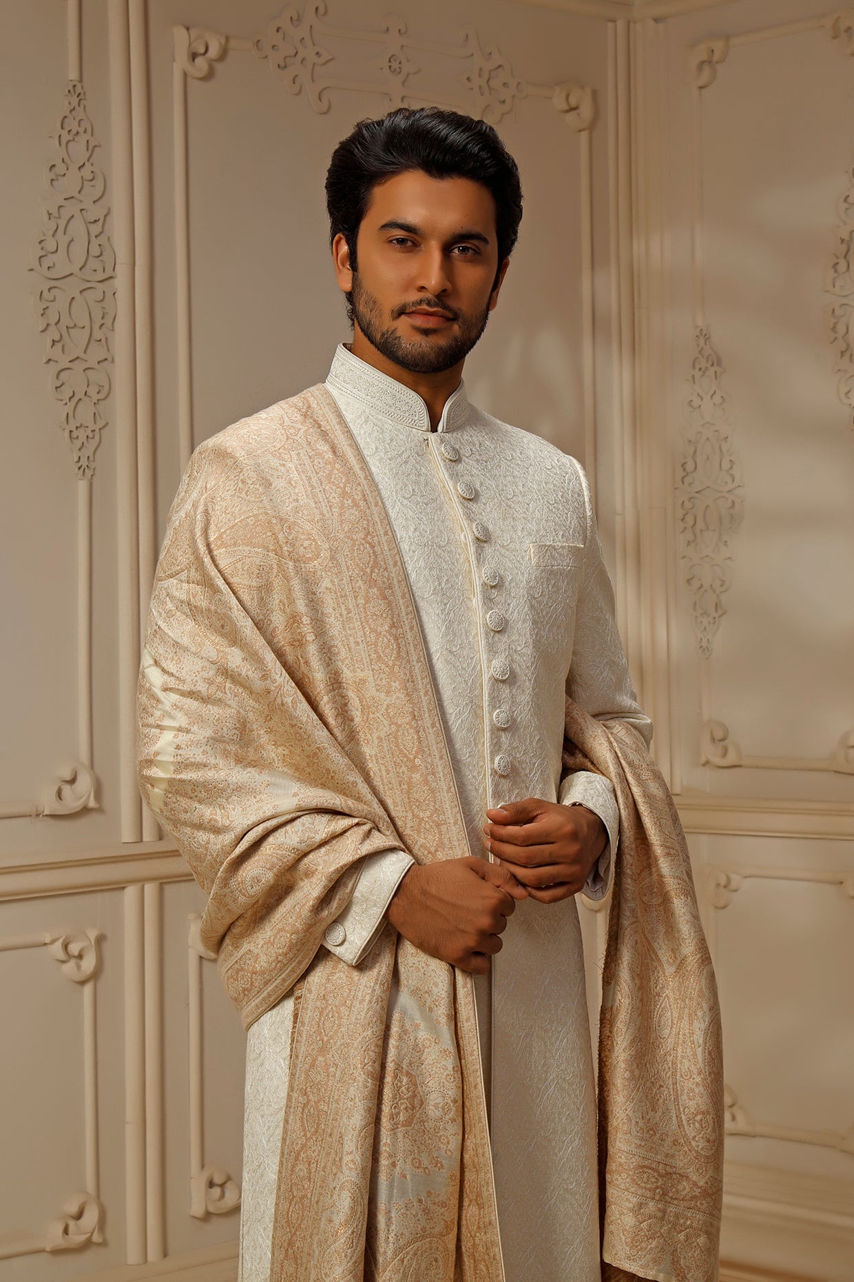 Pashmina Blend Shawl With Intricate Jamevar Design
