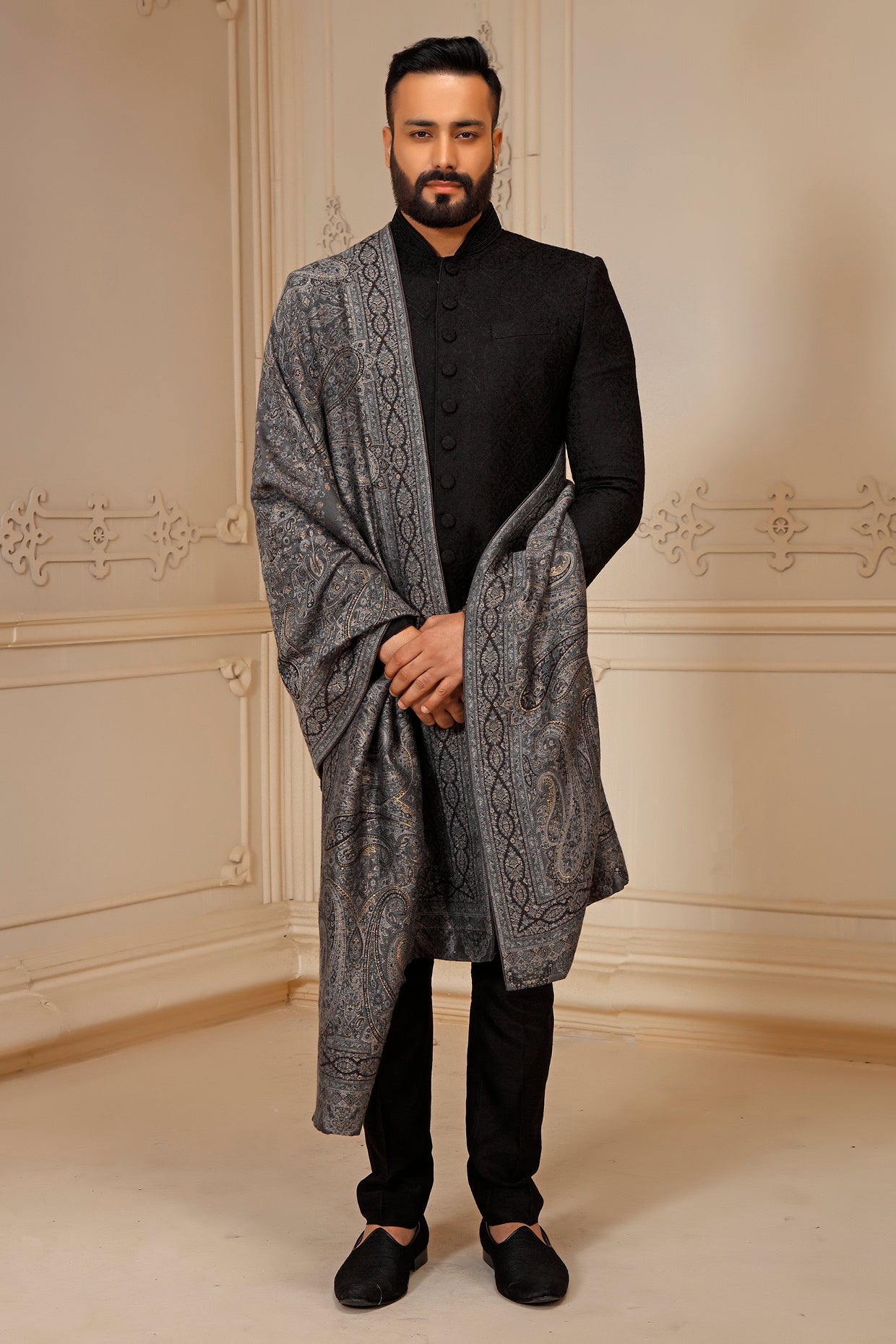 Pashmina Blend Shawl With Intricate Jamevar Design