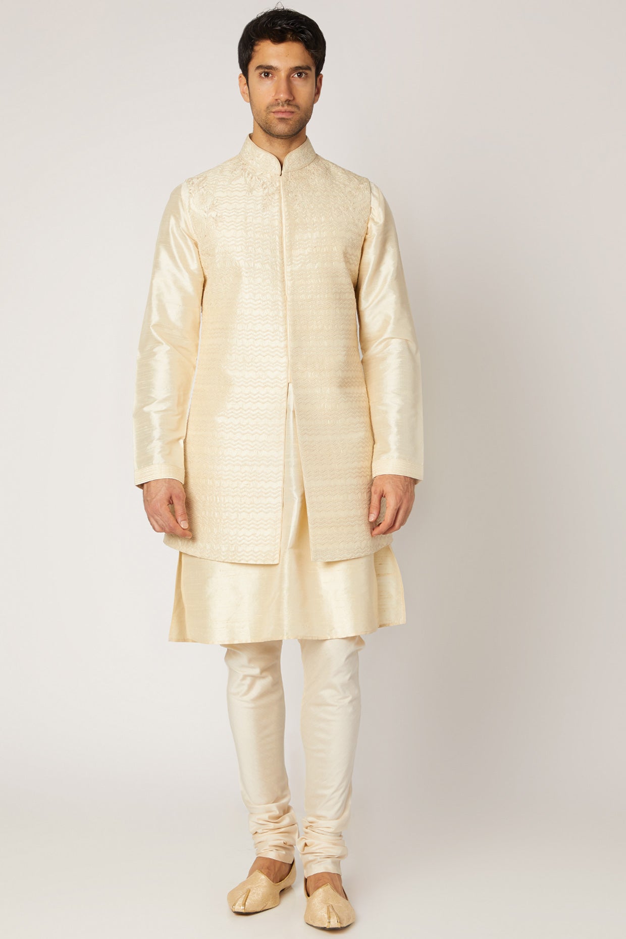 Creme Embroidered Kurta Set With Bundi Jacket