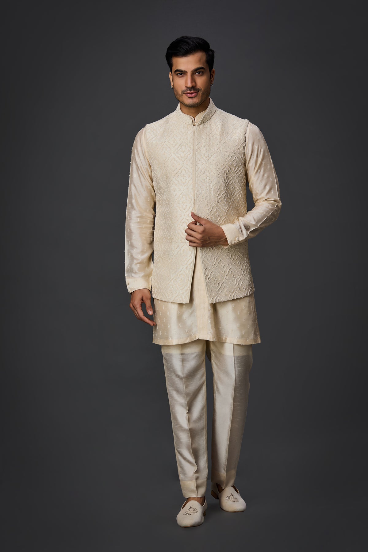 Cream pearl toned kurta bundi set