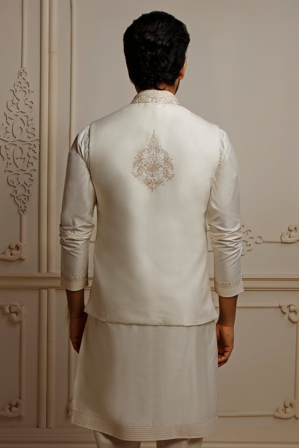 Pearl Spun Silk Aari Embroidered Bundi Jacket Set