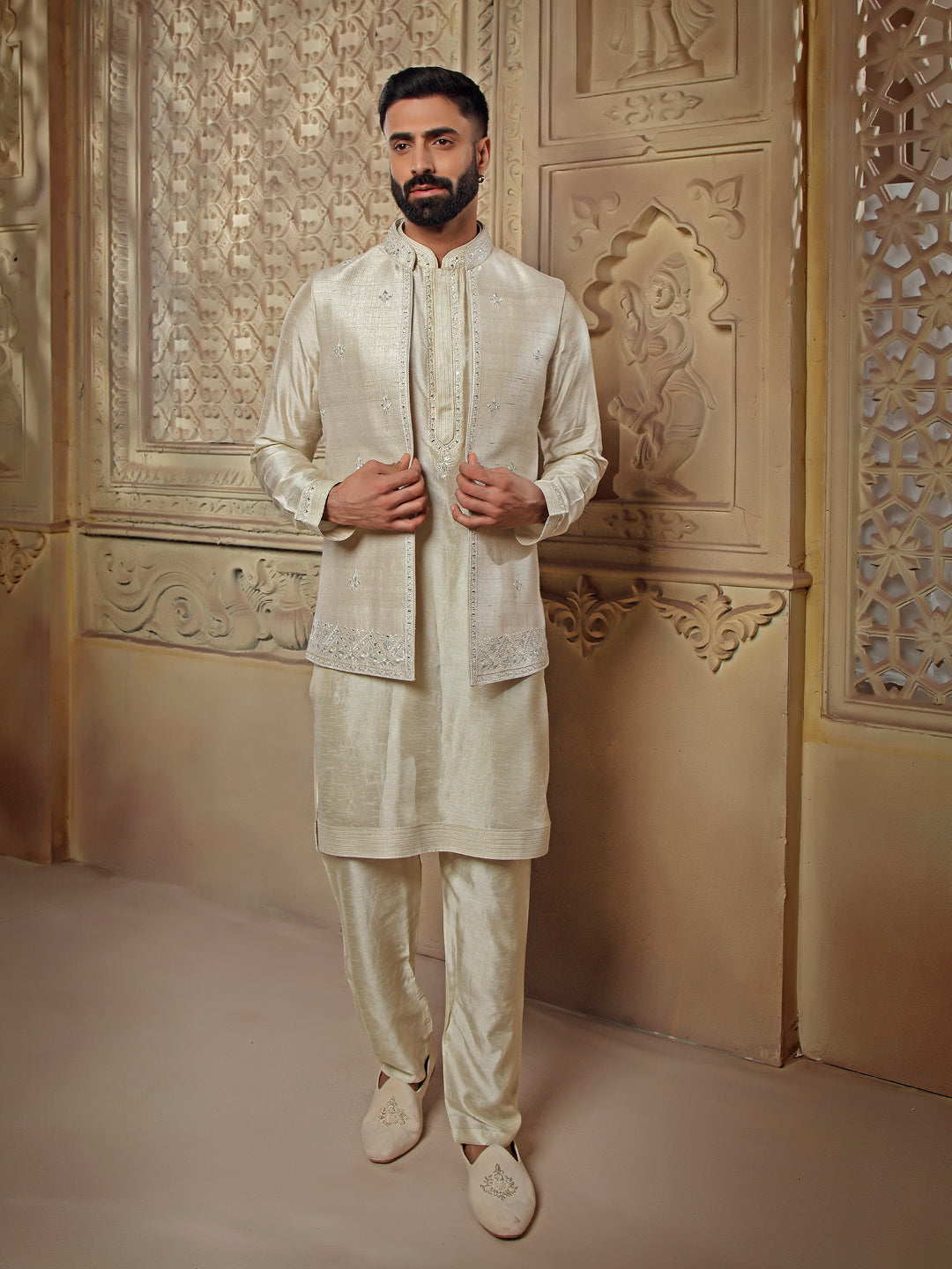 RAWSILK KURTA BUNDI SET WITH MIRRORWORK EMBROIDERY