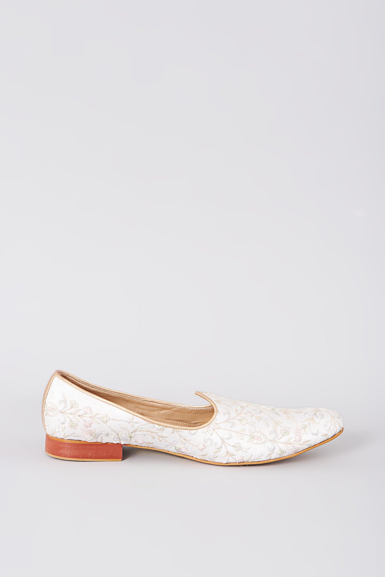 Ivory Embroidered Mojdi Shoes